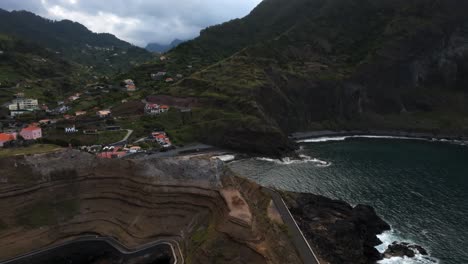 Imágenes-De-Drones-En-Porto-Da-Cruz-En-Madeira-Portugal