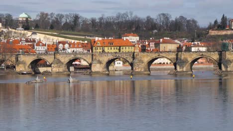 Karlsbrücke-über-Die-Moldau,-Prag,-Tschechische-Republik