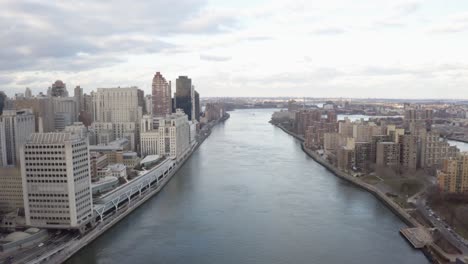 Cinematic-4K-Aerial-pan-up-dolly-of-East-River