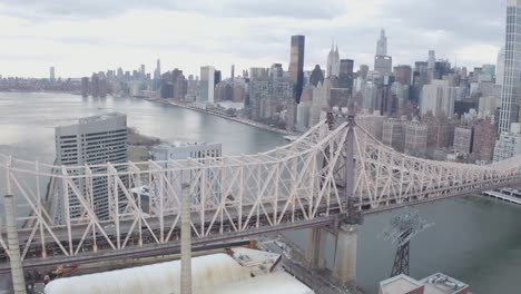 Filmische-4K-Luftumlaufbahn-Der-Queensboro-Bridge,-New-York
