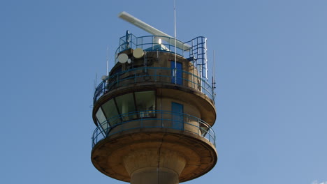 Looking-up-at-National-Coastwatch-Institution,-Calshot-Tower-Lookout-Station-at-Calshot-spit