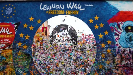 Lennon-Wall-of-Freedom-in-Prague,-Czech-Republic