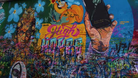 Lennon-Mauer,-Detail-Der-Graffiti-Kunst,-Prag,-Tschechische-Republik