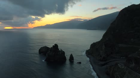Imágenes-Filmadas-En-Madeira-Portugal-En-Las-Pilas-De-Mar-De-Ilheus-Da-Ribeira-Da-Janeo