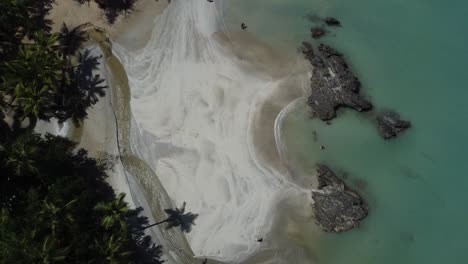 Luftaufnahme-Des-Malerischen-Strandes-Playa-Bonita-In-Der-Stadt-Las-Terrenas-In-Der-Dominikanischen-Republik