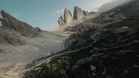 Flying-FPV-drones-in-the-mountains-of-Italian-Alps,-Dolomites