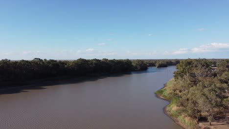 Aerial-view-of-a-river-with-bushland-on-both-sides-of-the-river-in-Australia