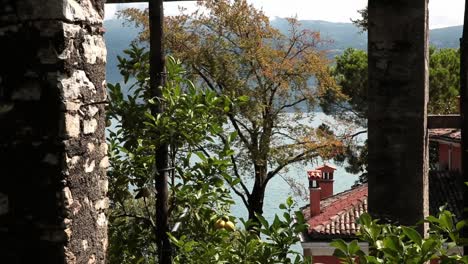 Lemonhouse-in-Limone-sul-Garda,-Italy,-panorama-on-the-lake-and-houses-and-villas