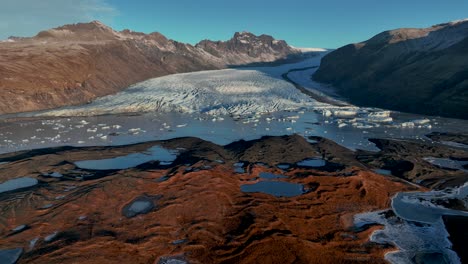 Lagune-Und-Skaftafellsjökull-Gletscher-In-Südisland---Seitliche-Luftaufnahme
