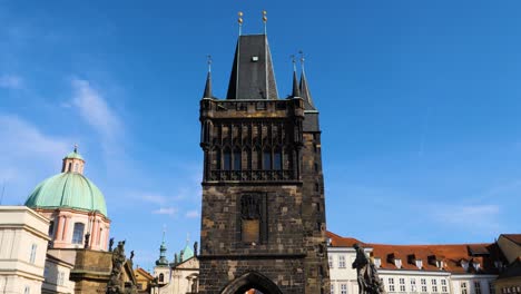 Altstädter-Brückenturm-Und-Kuppel-Der-Kirche-St