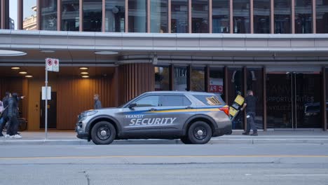 Un-Coche-De-Seguridad-De-Tránsito-En-Granville,-Vancouver,-Canadá---Toma-Estática