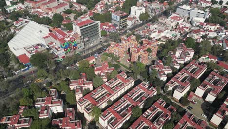 Complejos-Residenciales-En-Coyoacán,-Sur-De-La-Ciudad-De-México