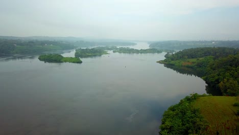 Scenic-Nature-Over-Nile-River-With-Lush-Mountain-Islands-In-Jinja,-Uganda,-Africa