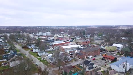 Aerial-view-flying-across-idyllic-Sheridan-town-community-property-autumn-midtown-neighbourhood,-Indiana