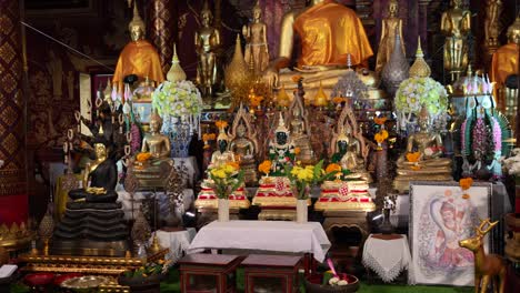 Buddhist-statues-inside-Wat-Chiang-Man-Temple-in-Thailand