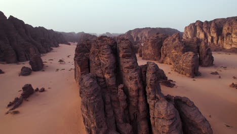 Large-Sandstone-Rock-Formations-In-Tassili-n'Ajjer-National-Park-At-Sunrise-In-Djanet,-Algeria