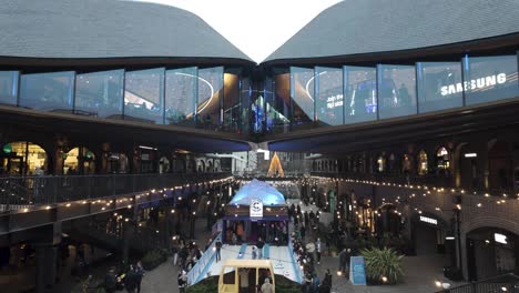 Coals-Drops-Yard-Shopping-Complex-In-Kings-Cross-With-Festive-Christmas-Lighting