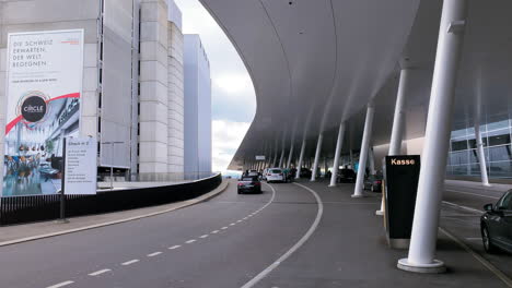 Anfahrt-Zum-Flughafen,-VIP,-Parkservice