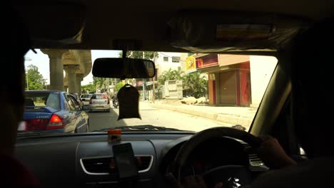 Viajando-En-Un-Taxi-Por-Las-Calles-De-Bangalore,-India.