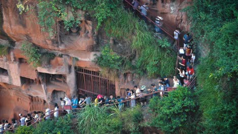 Timelapse-of-a-very-steep-crowded-stairway-full-of-tourists-walking-down