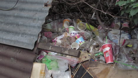 Pile-of-plastic-garbage-in-Olongapo-City,-Philippines