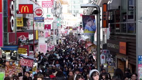 Straße-Voller-Menschen-Tokio-Japan