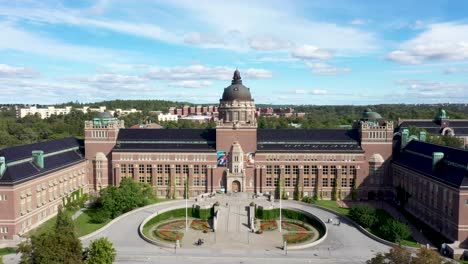 Drone-footage-approaching-the-Swedish-Museum-of-Natural-History
