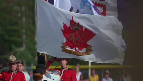 Bandera-De-Cadetes-Del-Ejército-Canadiense-Ondeando-En-El-Viento-En-Cámara-Lenta
