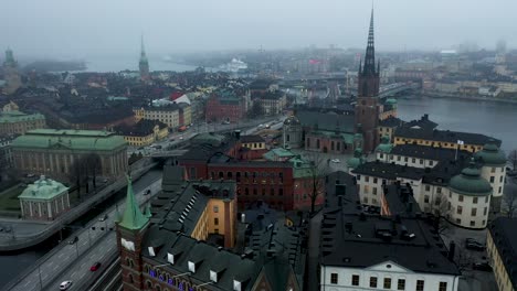 Cloudy-and-misty-day-in-Gamla-Stan-located-in-Stockholm,-Sweden