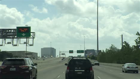 Hyperlapse-Des-Fließenden-Dichten-Verkehrs-In-San-Antonio,-Texas,-USA-Auf-Der-Route-10