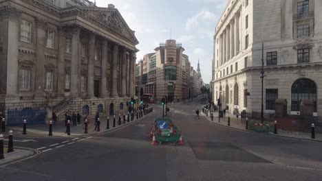 Timelapse-from-London-bus-front-seat-of-Bank-of-England,-Saint-Pauls-and-business-areas
