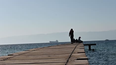 Embarcadero-De-La-Playa-Sur-En-Aqaba