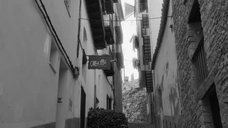Vintage-Ansicht-Des-Historischen-Dorfes-In-Morella,-Castellon,-Spanien