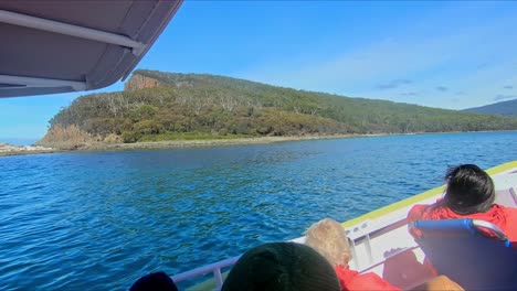 Bruny-Island,-Tasmania,-Australia---15-March-2019:-High-speed-tourist-boat-powering-back-to-the-wharf-on-Bruny-Island-Tasmania