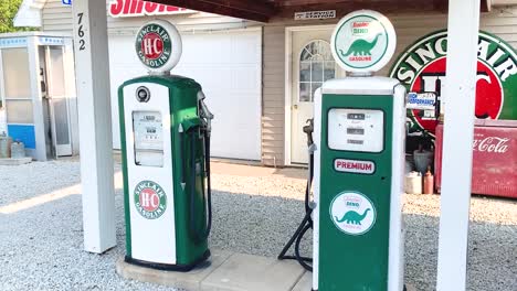 Vintage-green-Sinclair-gasoline-pumps-at-an-old-service-station-03