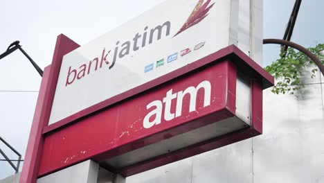 Cartelera-Del-Cajero-Automático-Bank-Jatim-Indonesia