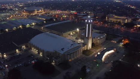 Night-time-aerial-drone-view-of-the-Will-Rogers-Memorial-Center-in-Fort-Worth,-Texas