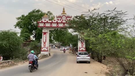 Das-Tor-Wurde-Zum-Gedenken-An-König-Bimbisara-In-Rajgir,-Bihar,-Errichtet