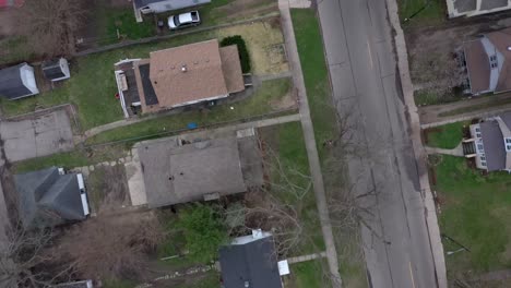 Aerial-Top-Down-View-Of-Poor-Neighbourhood-In-Michigan,-Detroit