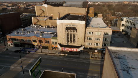 Aerial-view-around-the-closed-Balaban-and-Katz-Uptown-Theatre,-in-Chicago,-USA