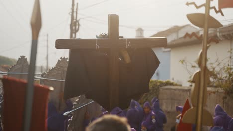 Semana-Santa-Processions-During-Holy-Thursday-In-Antigua,-Guatemala