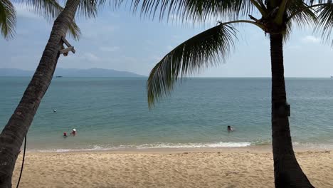 Atemberaubende-Postkartenaufnahme-Des-Maenam-Beach-In-Koh-Samui,-Thailand