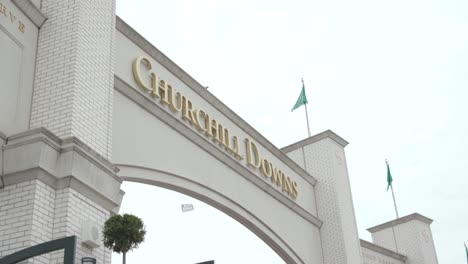 churchill-downs-sign-and-spire