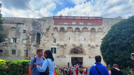 DIocletian-Palace-entrance-in-Split,-Croatia