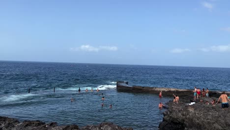 Natürliches-Schwimmbad-Von-Teneriffa-Auf-Der-Kanarischen-Insel-Tagsüber
