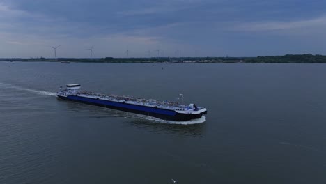The-tanker,-Union-XIV-at-Moerdijk-transporting-it’s-cargo-onto-Rotterdam,-Netherlands
