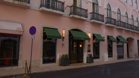 Vintage-Hotel-Und-Boutiquen-In-Der-Altstadt-Von-Lissabon,-Portugal
