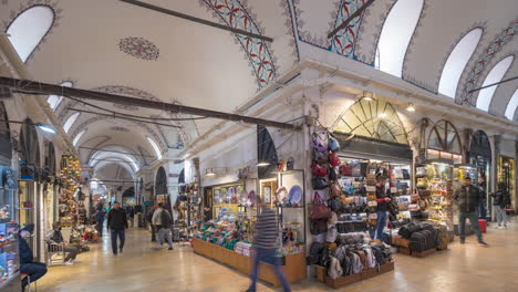 Time-lapse-of-the-shops-of-the-Grand-Bazaar-in-Istanbul,-Turkey