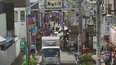 Streetview-En-El-Barrio-De-Yanaka-De-Tokio,-Japón.