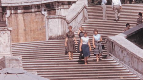 Women-Walk-Down-Trinita-dei-Monti-Staircase-of-Piazza-di-Spagna-in-Rome-1960s